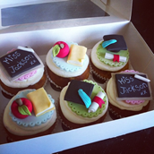 graduation cup cakes - Licky lips cakes liverpool